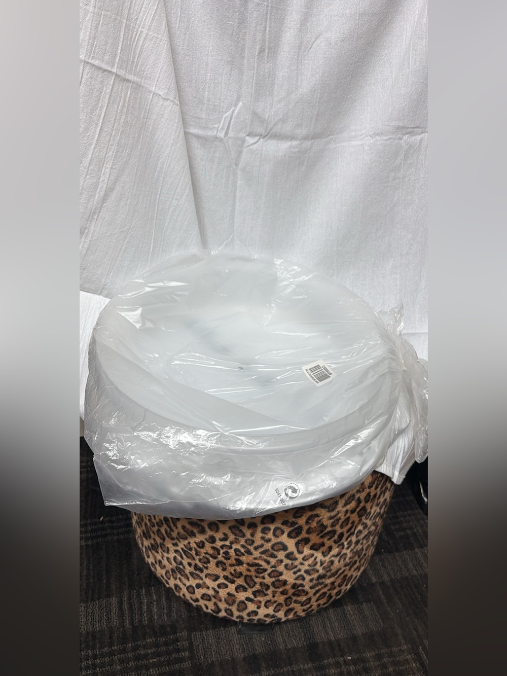 Tupperware Round Container White Lid - Picture 2 of 2